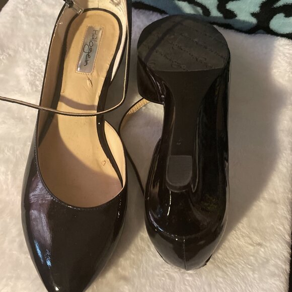 Womans Heels - Picture 3 of 4